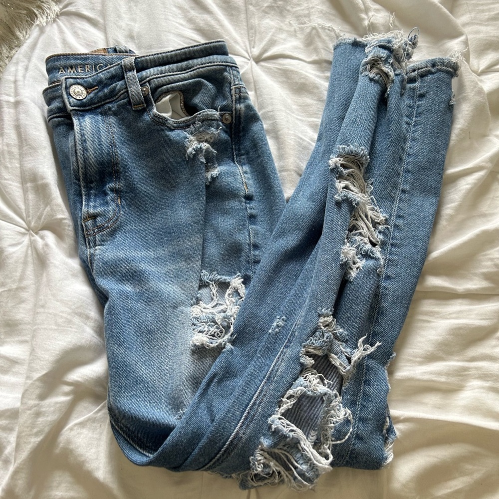 American Eagle distressed mom jean